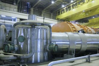 تقرير: إيران توافق على التخلي عن اليورانيوم المخصب