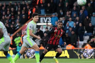 مانشستر سيتي يتعادل مع بورنموث ويضمن الصدارة لآرسنال قبل الجولة الأخيرة