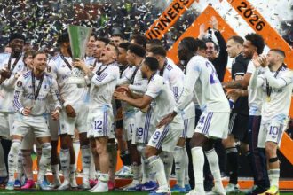 أستون فيلا تحقق لقب الدوري الأوروبي للمرة الأولى منذ 44 عاماً