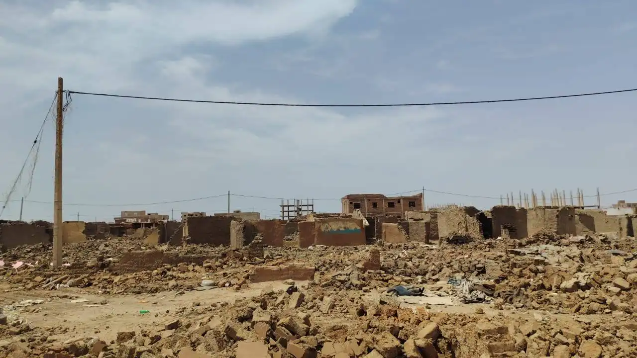 لجنة أمن شرق النيل تزيل 723 منزلاً عشوائياً وتضبط أسلحة ومنهوبات في حملة أمنية واسعة.