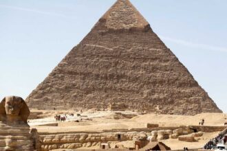 العلماء يثبتون استقرار هرم خوفو ضد الاهتزازات والزلازل