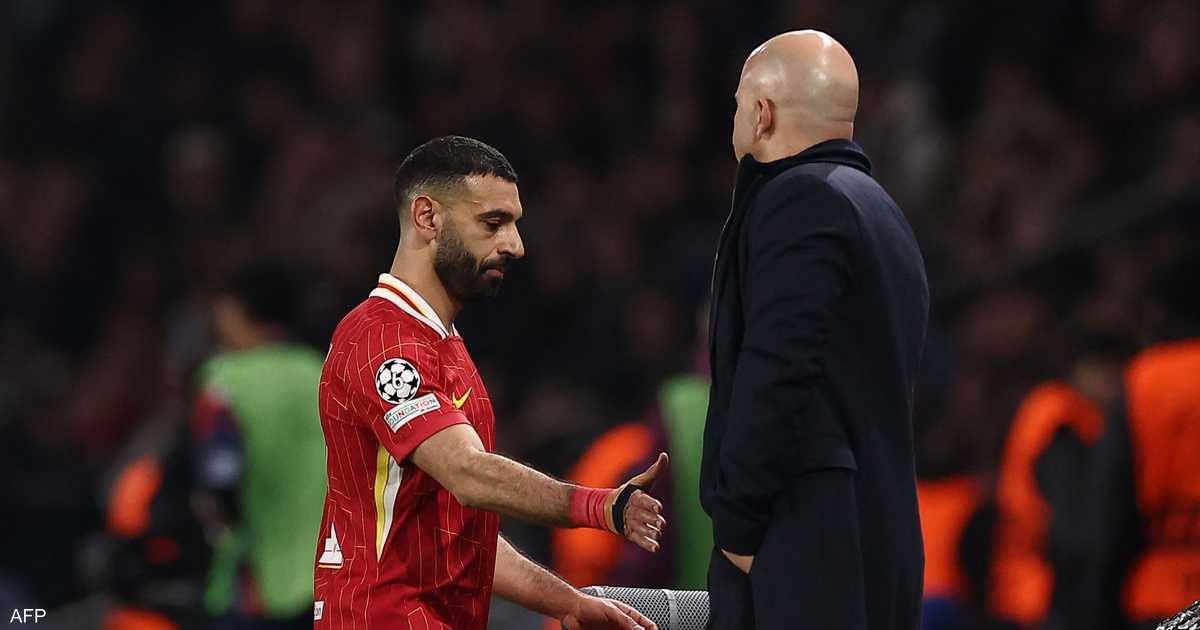 محادثات مستقبل المدرب سلوت تجري في ليفربول بينما يراقب صلاح الوضع عن قرب.