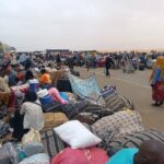 عائدين سودانيين يواجهون كارثة بمعبر أرقين بعد تعثر النقل لثلاثة أيام