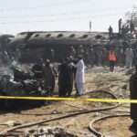 هجوم يستهدف قطاراً عسكرياً في كويتا يودي بحياة 8 أشخاص ويصيب 50 آخرين.