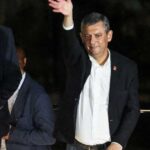 تدخل الشرطة لمقر حزب الشعب الجمهوري بعد قرار قضائي بعزل زعيمه