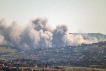 حزب الله يرفض طلبات أميركية لوقف إطلاق النار ويستمر في الهجماتcontra إسرائيل.