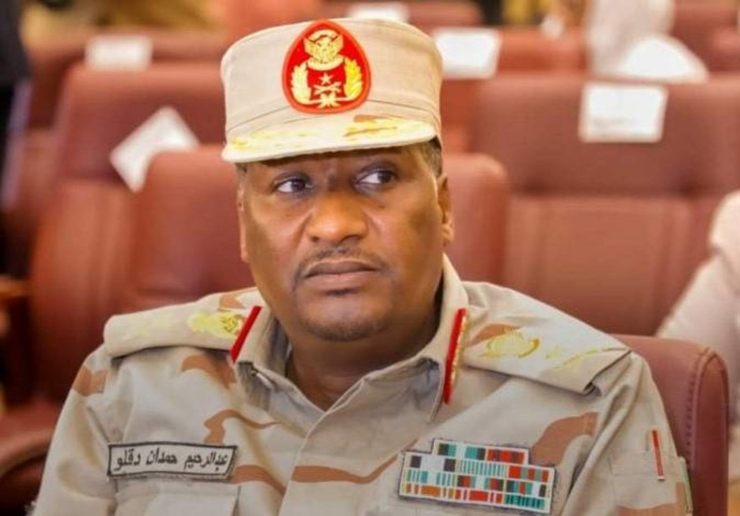 دقلو يغادر تشاد فجأة عقب مطالبة الجيش بعتاقله واتهامه بمحاولة تهريب أسلحة إلى دارفور