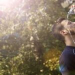 أعراض خفية قد تشير إلى جفاف الجسم وتتطلب شرب المزيد من السوائل.