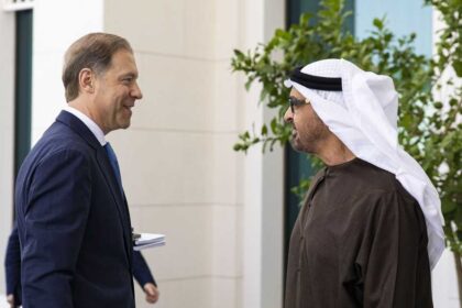 الشيخ محمد بن زايد يستقبل النائب الأول لرئيس الوزراء الروسي ويبحث تطوير العلاقات الإستراتيجية الإماراتية - الروسية