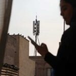 استعاد الإيرانيون اتصالهم بالإنترنت بعد قرار سماح من الرئيس الإيراني.