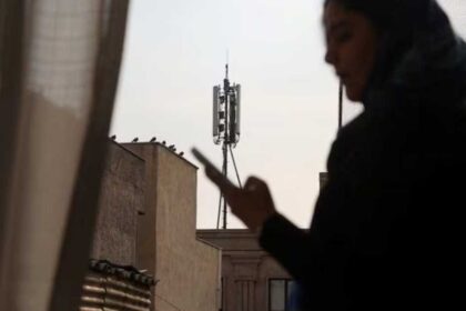 استعاد الإيرانيون اتصالهم بالإنترنت بعد قرار سماح من الرئيس الإيراني.