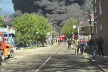 هجمات مسيّرات في أوكرانيا وروسيا تودي بحياة شخصين في الحدود الروسي وآخرين في مدن داخلية ومستوطنات أوكرانية.