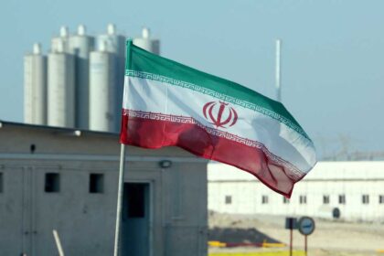 إيران تقول طائرة أميركية دمرت في جنوب البلاد ونفي أميركي للادعاء