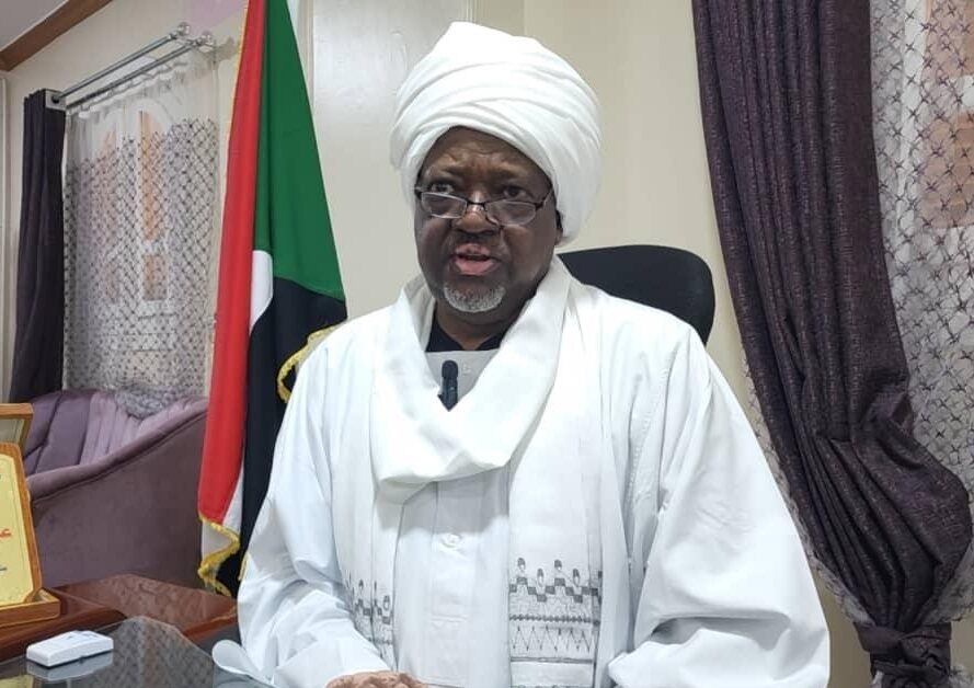 الجالية السودانية بأسوان تطالب بمراجعة فاقد إيرادات وقصور الرقابة في منافذ تحصيل القنصلية السودانية.