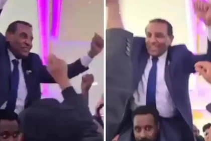 فيديو إدريس محمولاً على الأعناق يثير جدلاً واسعًا حول هيبة المنصب والواقع السوداني.