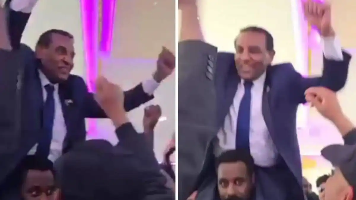 فيديو إدريس محمولاً على الأعناق يثير جدلاً واسعًا حول هيبة المنصب والواقع السوداني.