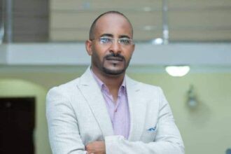 الصحفي يروي معاناته من خدمات الاتصالات سوداني خلال الحرب في السودان.