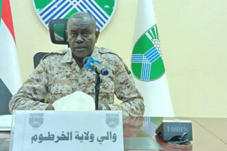 الوالي يؤكد مسؤولية الجميع في الأمن ويعرب عن سعادته بعودة الصحافة الورقية والصحفيين إلى المشهد الإعلامي في الخرطوم.