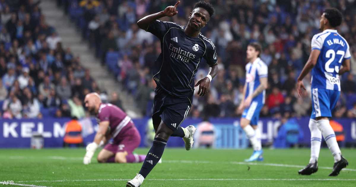 برشلونة يبقي على لقب الدوري بعد فوز ريال مدريد على فالنسيا بثنائية فينيسيوس