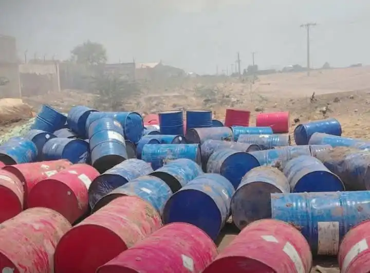 الدفاع المدني بولاية الجزيرة يسيطر على حريق خطير بمصنع إسفنج ويمنع كارثة بيئية في ود مدني