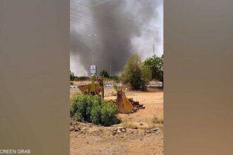 هجوم يستهدف مطار الخرطوم بعد تشغيله الجزئي المتأخر
