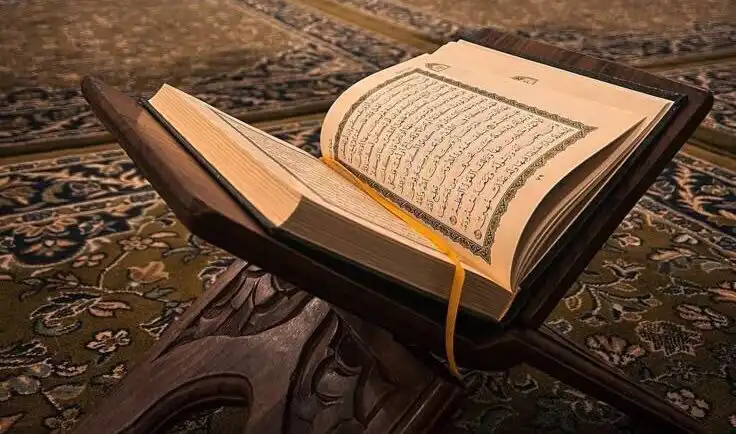 الفنان حسين شندي يعلن إتمام حفظ القرآن الكريم.