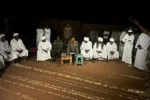 البرهان يزور قرية الكاهلي عازاً أسرة كيكل في مصابها الجلل