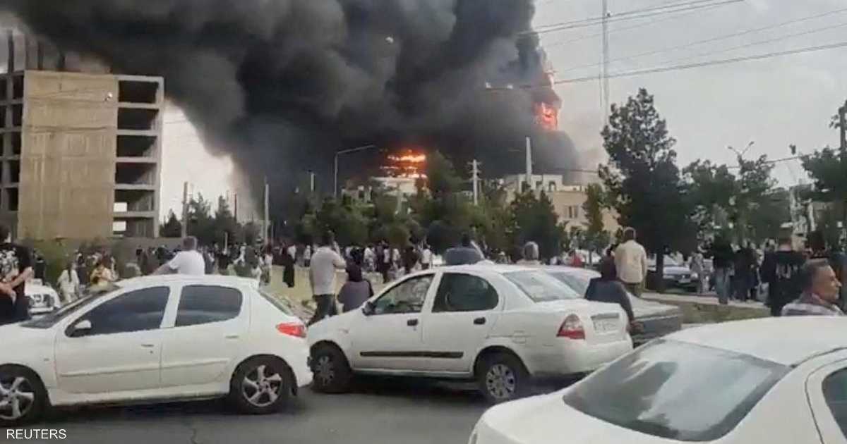 الحريق يندلع في مبنى تجاري كبير في إيران وسط تزايد الضغوط على وقف إطلاق النار مع الولايات المتحدة