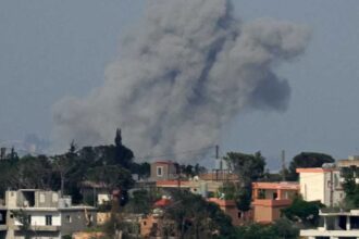 الجيش الإسرائيلي يعلن قصف منشآت عسكرية لحزب الله واعتراض أهداف جوية في جنوب لبنان
