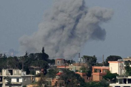 الجيش الإسرائيلي يعلن قصف منشآت عسكرية لحزب الله واعتراض أهداف جوية في جنوب لبنان