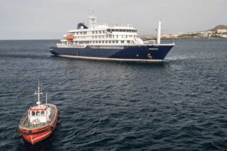 إجلاء ركاب سفينة بعد وفاة حالات بفيروس هانتا واعتراف بخطورة الانتقال بين البشر