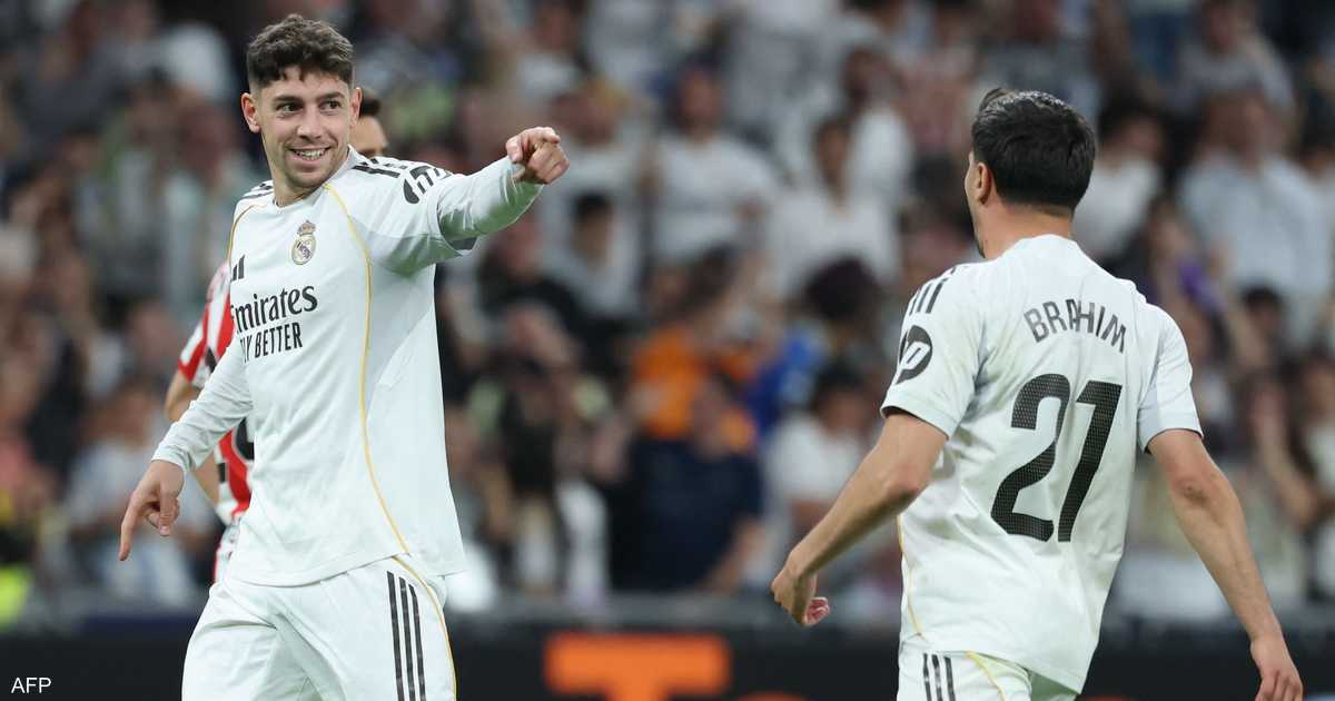 مشادة كلامية تطورت إلى شجار بين لاعبي ريال مدريد فالفيردي وتشواميني