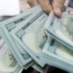 التحقيق يكشف صفقات ربحية قبل انخفاض أسعار النفط