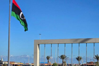 الزاوية: إيقاف مصفاة النفط الرئيسية وإخلاء الميناء عقب قصفها بالقذائف الثقيلة