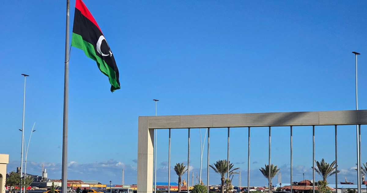 الزاوية: إيقاف مصفاة النفط الرئيسية وإخلاء الميناء عقب قصفها بالقذائف الثقيلة