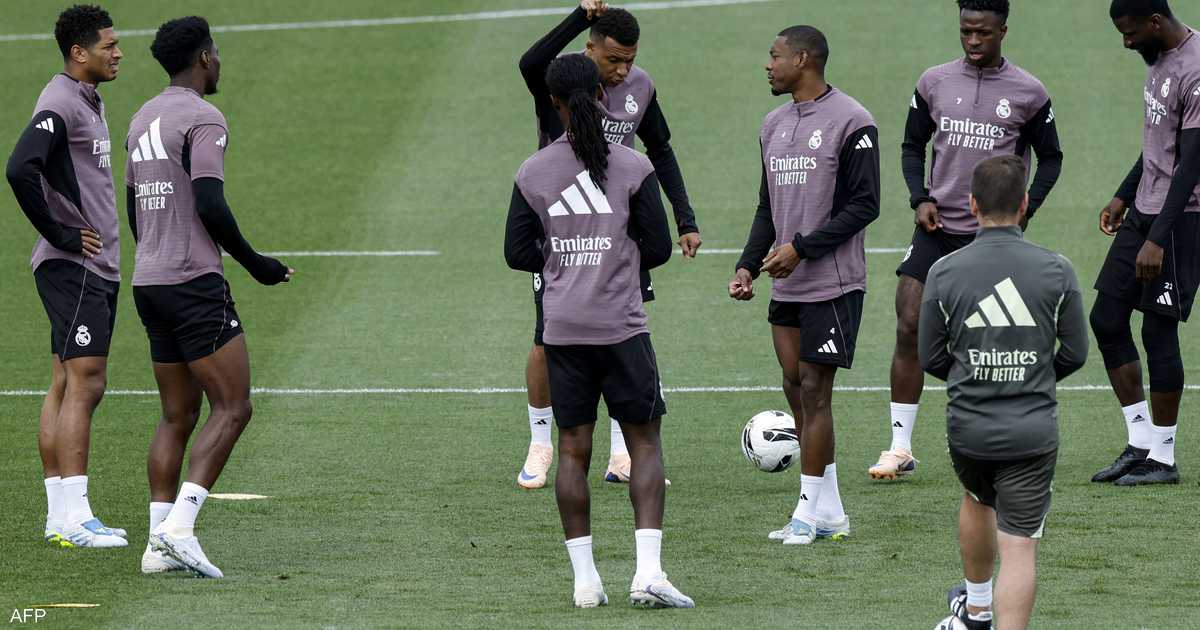 تسريبات داخلية تثير الريبة بين لاعبي ريال مدريد ويتزايد البحث عن مصدرها.