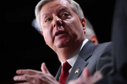 السيناتور الأميركي يطالب ببنود واضحة في أي اتفاق مع إيران تهدد دعمها لوكلائها بعواقب وخيمة