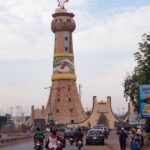 مسلحون متطرفون يقطعون طرقا أساسية في مالي ويعيقون الواردات والتنقل.