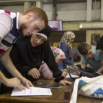 إغلاق ملفات اللجوء بالقاهرة ومطالبة السوريين بدعم مالي للعودة.