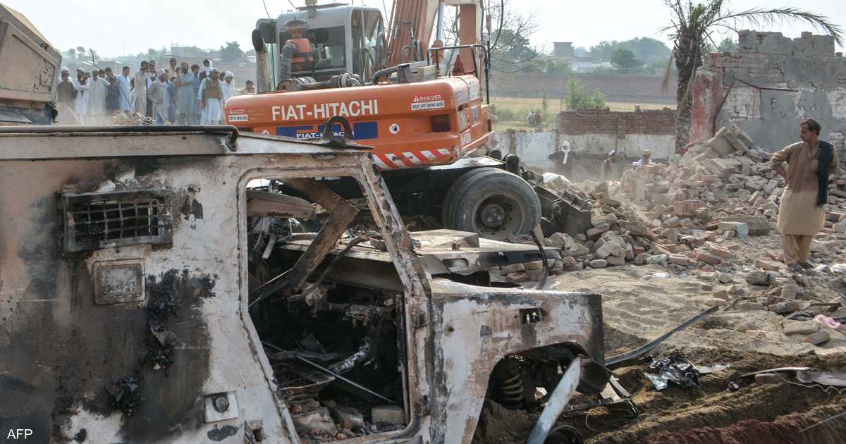 هجوم انتحاري ومدعوم بمسلحين يستهدف نقطة أمنية في بانو الباكستانية ويلقي بحياة 15 شرطياً
