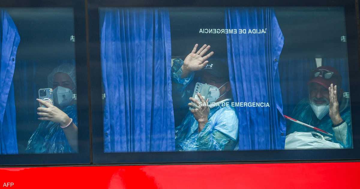 نقل 13 راكباً من سفينة هونديوس المصابة بفيروس هانتا إلى مستشفى عسكري في مدريد.