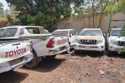 المباحث الجنائية: عهدة سفارة السودان في تشاد 10 مركبات منهوبة خلال الحرب، ونداء لصاحبيها لاستلامها.