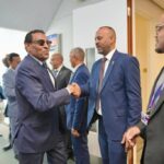 رئيس الوزراء السوداني يصل لندن لمناقشة مبادرة السلام مع جامعتي أكسفورد وكامبريدج