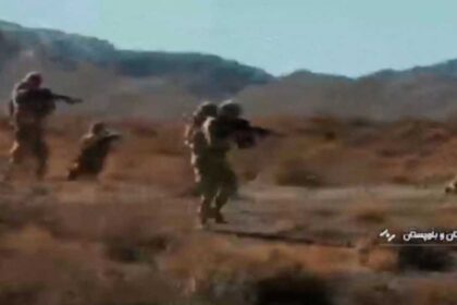 غارات تلوث 1200 هكتار في زنجان بالقنابل العنقودية وتسبب في إصابة جنود إيرانيين