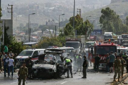 غارات إسرائيلية على لبنان تودي بحياة 8 أشخاص بينهم أم وطفل في صيدا والجنوب.
