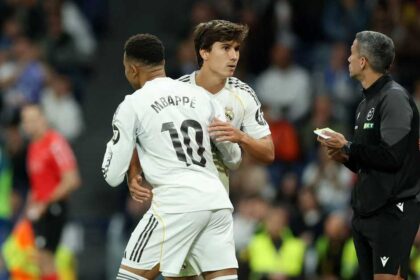 مبابي يثير صيحات استهجان من جماهير ريال مدريد في خسارة الليغا أمام برشلونة