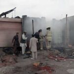 انفجار معسكر أمني باكستاني قرب الحدود الأفغانية يودي بحياة 6 جنود ويؤجل اتفاقاً للتصدي لتنظيم طالبان الباكستاني.