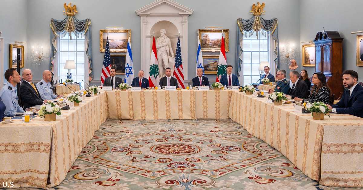 الولايات المتحدة تستضيف محادثات بين إسرائيل ولبنان وتتمدد اتفاق وقف إطلاق النار لمدة 45 يوماً.