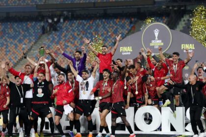 اتحاد العاصمة يفوز بالسوبر الأفريقي بـ8-7 ركلات الترجيح بعد فوز الزمالك 1-صفر في الإياب