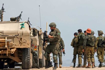 الجيش الإسرائيلي يعلن اعتراض صواريخ حزب الله باتجاه جنوبي لبنان ويواصل غاراته ويحذر بإخلاء مدن إضافية بينما تترقب المنطقة إمكانية إعلان وقف إطلاق النار الشامل غداً.